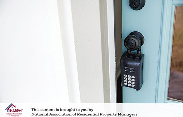 Self-Showing Lockboxes Whats the Risk